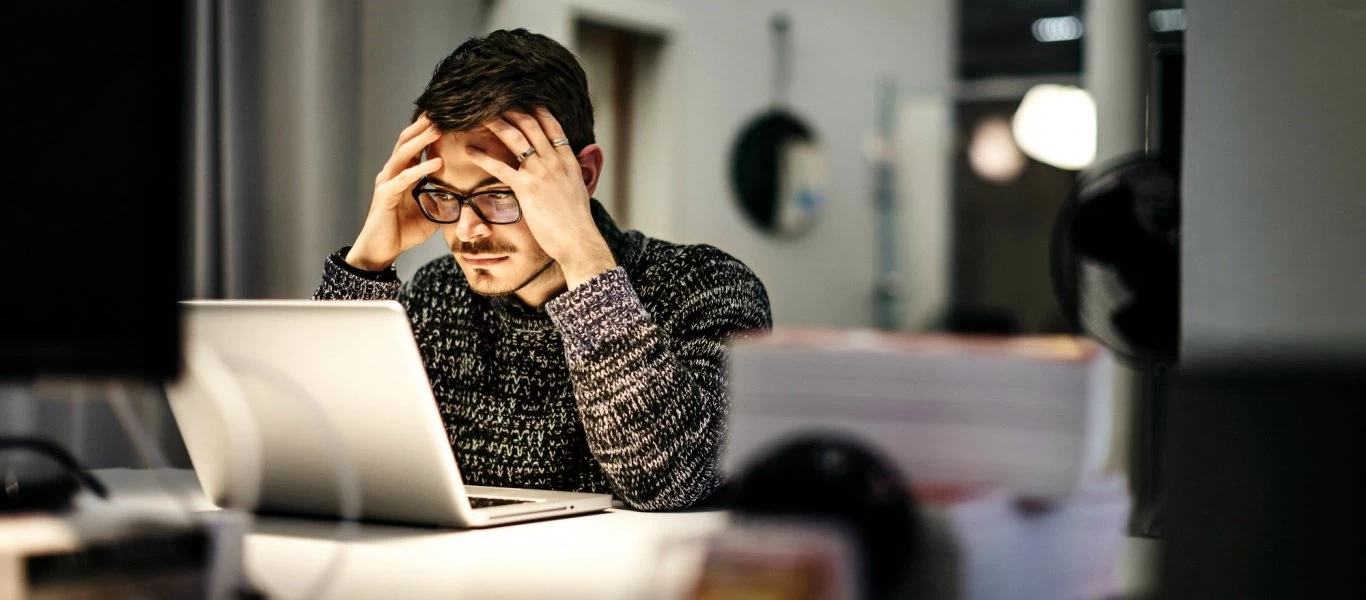 «Τέλος» στα «κοινοβιακά» γραφεία; - Έρχονται τα γραφεία με πλεξιγκλάς